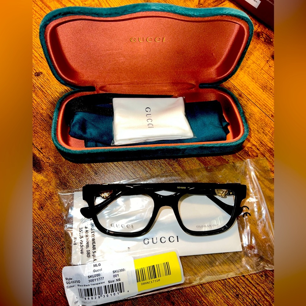 ✨ NEW Gucci Frames w/ accessories in box (GG10250) - Complete Set